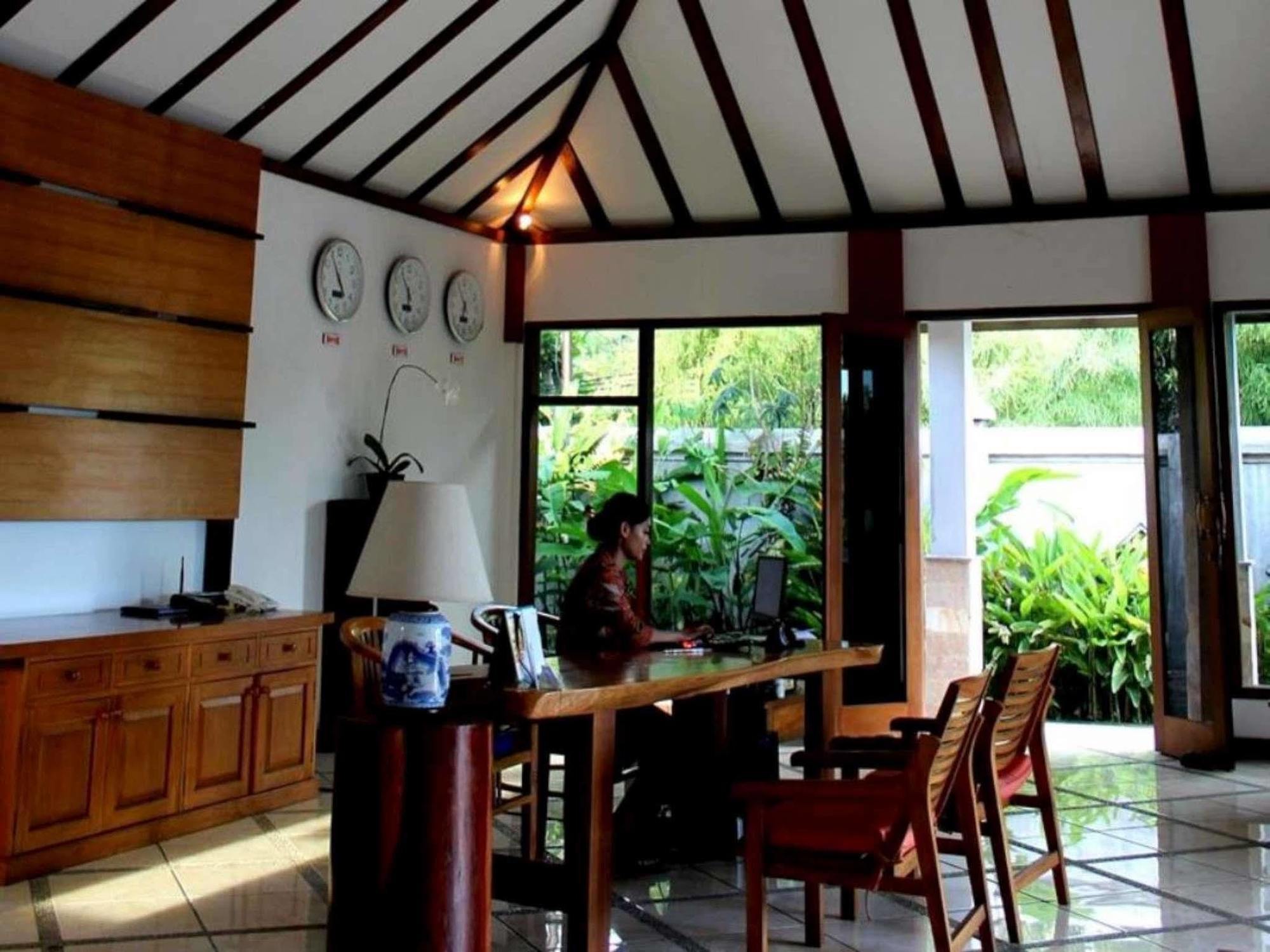 Lombok Beach Villa Mangsit Exterior photo