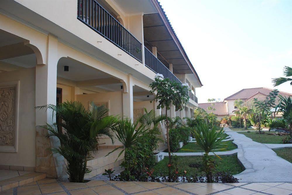 Lombok Beach Villa Mangsit Exterior photo