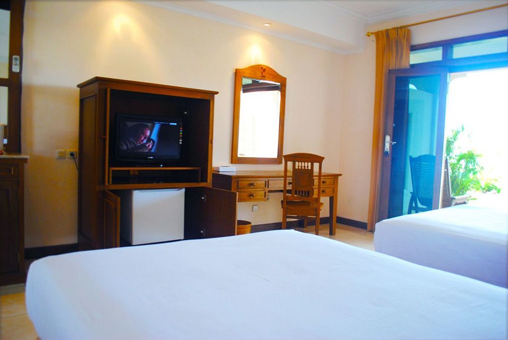 Lombok Beach Villa Mangsit Exterior photo