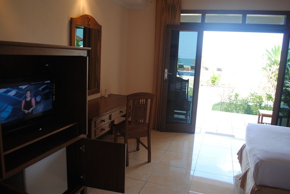 Lombok Beach Villa Mangsit Exterior photo